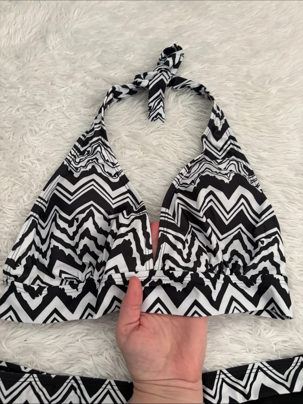 NEW Black And White Printed Halter Tie Swim Set Size XL From Amazon